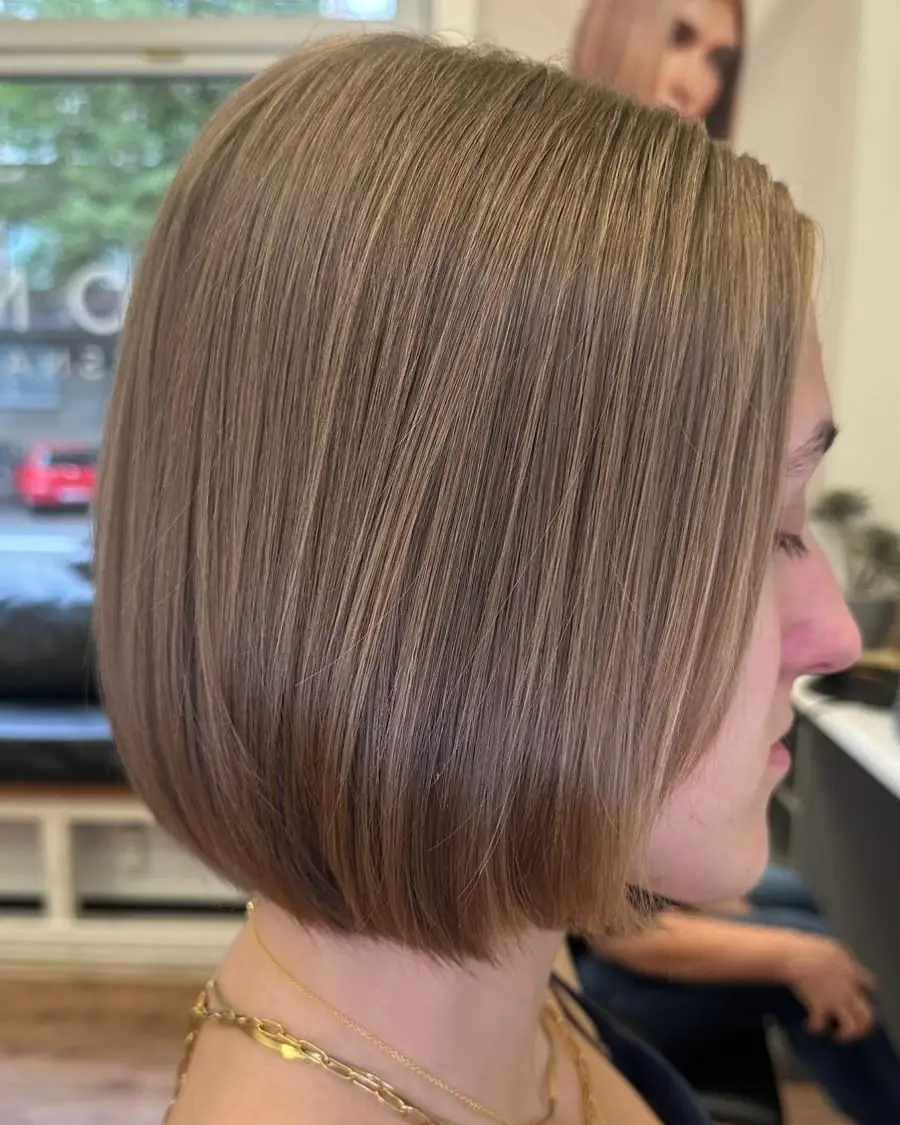 Bob im Profil – Ergebnis aus dem Salon Comhair in Düsseldorf-Bilk